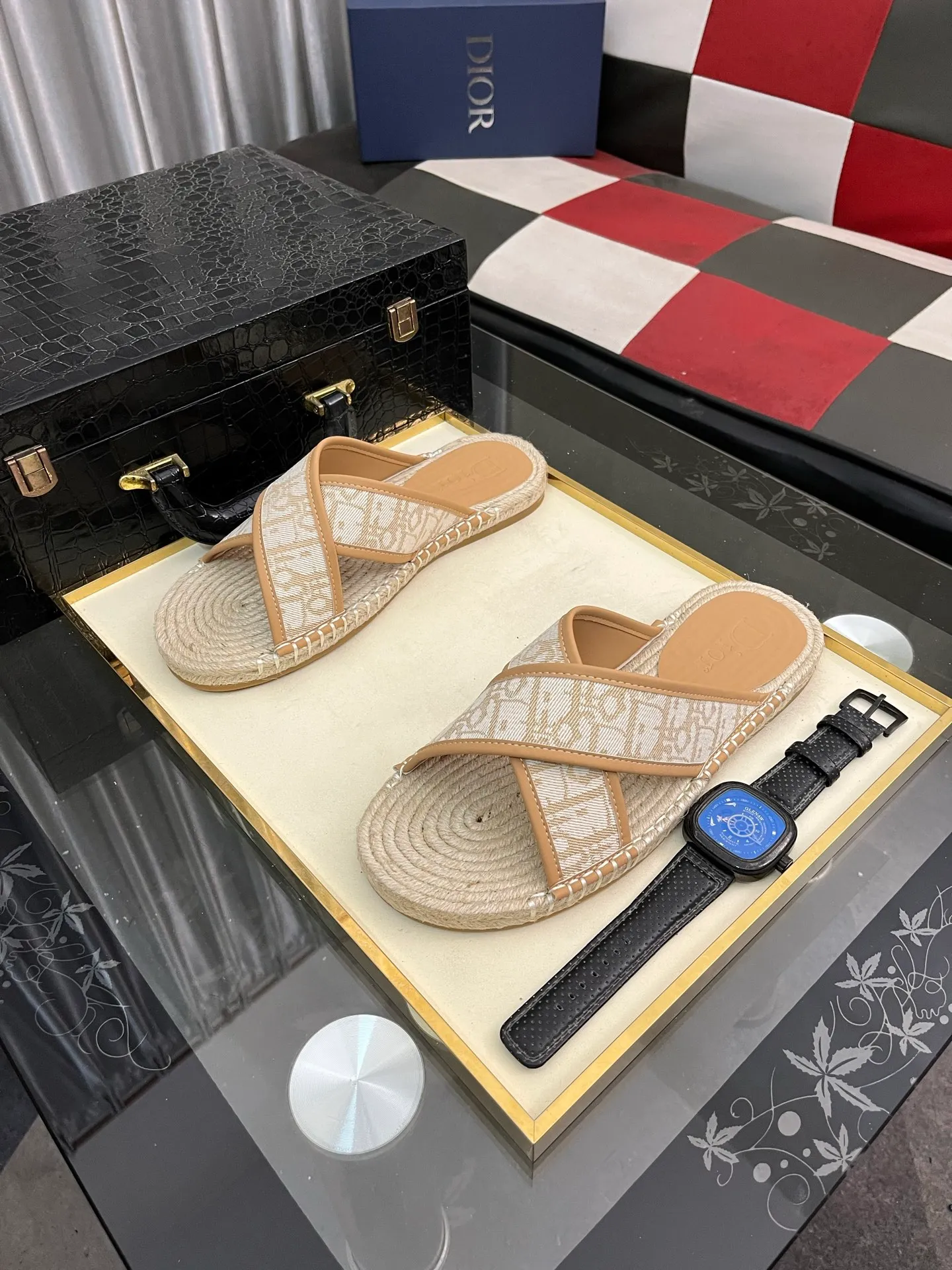 Men's shoes💰320⌚️⌚️DIOR Dior slippers New slippers are on sale simultaneously. Original materials imported from Italy. Fully imported sheepskin lining, sole: original sole provided by the original factory, exclusive movable molded sole, super comfortable, original factory follow-up goods, 🔍🔍high quality, can be entered and exited the counter at will, code number: 38-442️⃣colors available